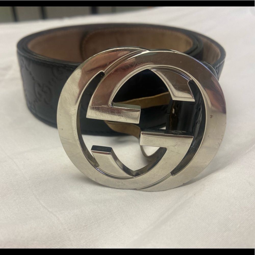 ***USED MENS AUTHENTIC Black Gucci belt with silver buckle***